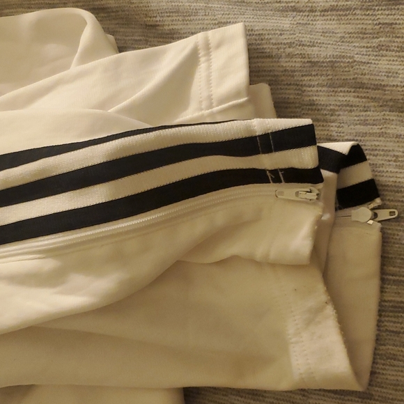 Adidas pants  long is 36 - Picture 4 of 4